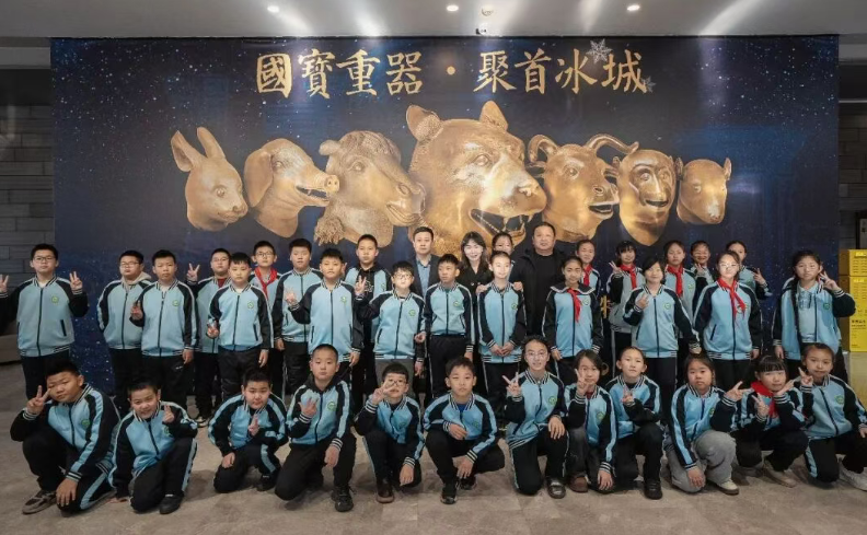 4008云顶国际公益联合保利文化传播共启三精蓝瓶“幸福1+1”儿童守护计划